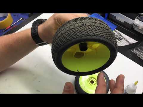 Adam Drake from Mugen Seiki Racing show how to balance tires. - UCGVL8vwe_T2SM6vSFIORjGw