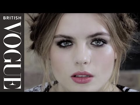 Chanel Evening Make-Up Tutorial - UCZ8TREbPfawhSvayVe5pqKg