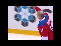 Poutine se prend les patins dans le tapis