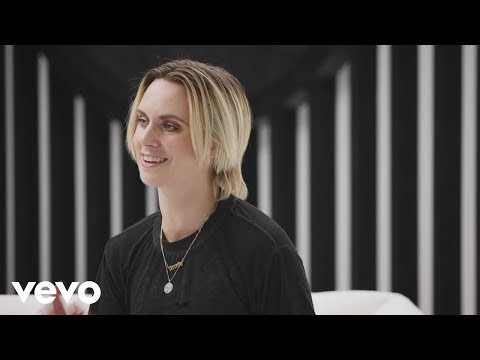 MØ - MØ on the Art of the Music Video - UC2pmfLm7iq6Ov1UwYrWYkZA