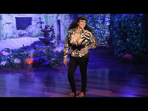 Ellen Reveals Her Halloween Kostume! - UCp0hYYBW6IMayGgR-WeoCvQ