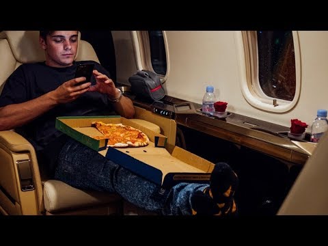 Martin Garrix - Pizza (Official Video) - UC5H_KXkPbEsGs0tFt8R35mA
