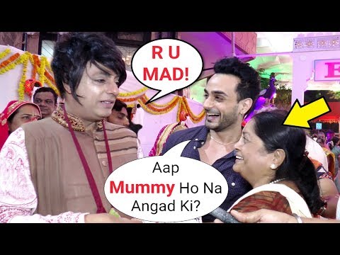 WATCH #OMG Bollywood Fashion Designer Rohit Verma EMBARRASSING Moment In Front Of Actor Angad Hasija #India #Funny