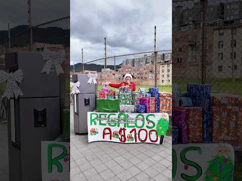 Vendiendo Regalos de Navidad a $1 en la Calle 🎁