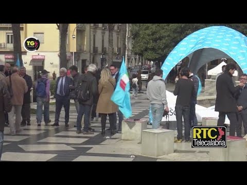 Catanzaro, UILCA in piazza contro la chiusura delle filiali bancarie - RTC