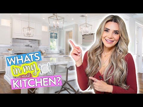 Whats In My HUGE Kitchen???