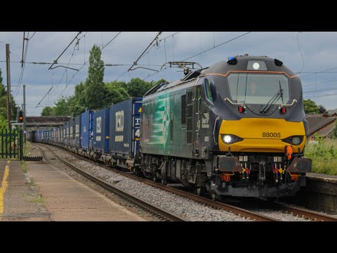 Trains at Leyland Station (26/06/2021)