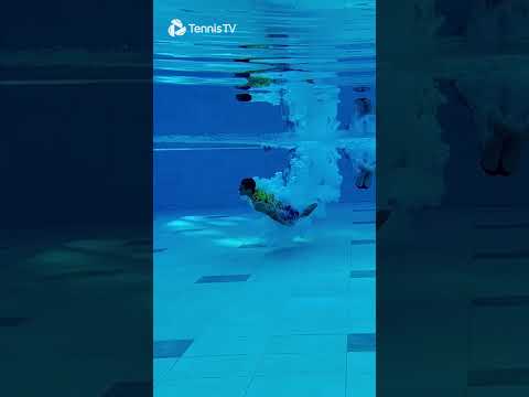 Carlos Alcaraz Barcelona Pool Dive Celebration!