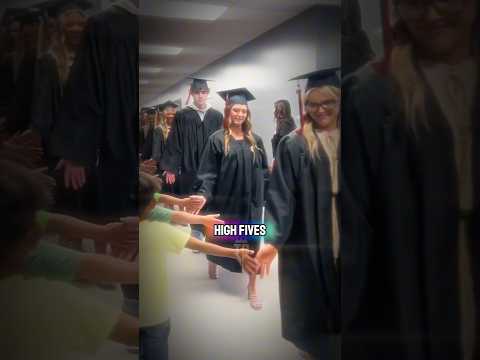 Goodbye greetings from high School students to kindergarten children 🥺