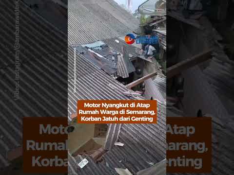 Motor Nyangkut di Atap Rumah Warga di Semarang, Korban Jatuh dari Genting #motor #shorts