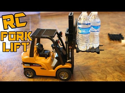 Big RC ForkLift / Crane Review SUPER REALISTIC -1/10 Scale Aluminum Alloy HUINA 1577 - TheRcSaylors - UCYWhRC3xtD_acDIZdr53huA