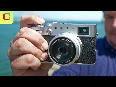 The Fujifilm X100VI Is the Perfect iPhone Companion