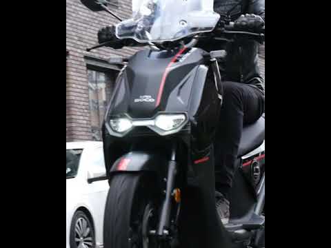 Super Soco UK - CPx Promo Video - 4kw, 125cc equivalent electric moped - Green-mopeds.com