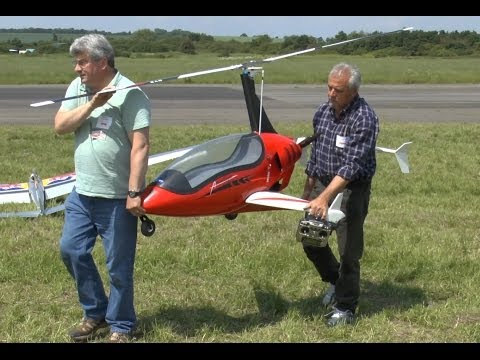 * HUGE * Electric AUTOGYRO (Long Marston Air Show 2014) - UChL7uuTTz_qcgDmeVg-dxiQ