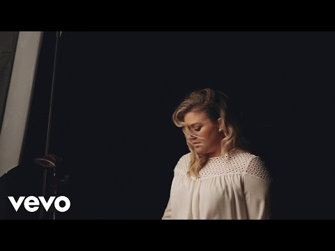 Kelly Clarkson - Piece By Piece (Behind the Scenes) - UC6QdZ-5j9t_836_xJPAaRSw