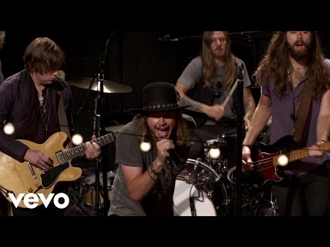 A Thousand Horses - Travelin’ Man - Vevo dscvr (Live) - UC2pmfLm7iq6Ov1UwYrWYkZA