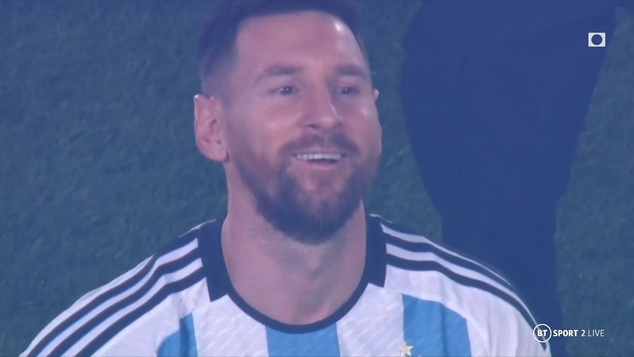 Lionel Messi in tears 🥹 | Amazing emotion as Argentina welcomes World Cup heroes 🇦🇷