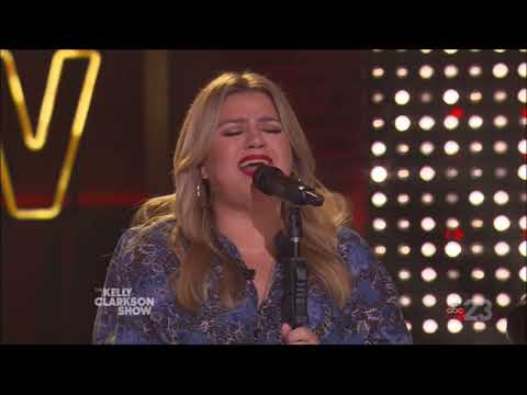 Kelly Clarkson Sings "If You Don't Know Me By Now" By Simply Red Live Concert Performance Oct. 2022
