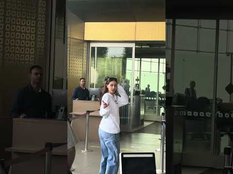 WHITE TEE MAGIC! ⚡ Ananya Panday Spotted Serving Major Casual Goals At The Airport!