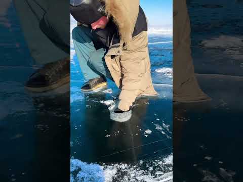 🤯 Wait for it! #lakebaikal #asmr #ice #frozenlake