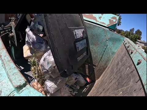 Hopper Video: Single Packer Amrep Collecting Trash