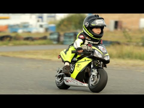 Two year old motorcycle racer! | People are Awesome - UCIJ0lLcABPdYGp7pRMGccAQ
