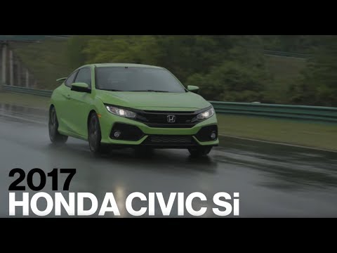 Honda Civic Si Hot Lap at VIR | Lightning Lap 2017 | Car and Driver