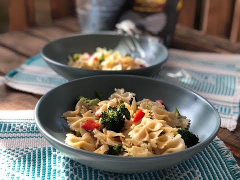 Farfalle con brócoli y pimientos - Cocina con Conexión -  Sonia Ortiz y Juan Farré - UCvg_5WAbGznrT5qMZjaXFGA