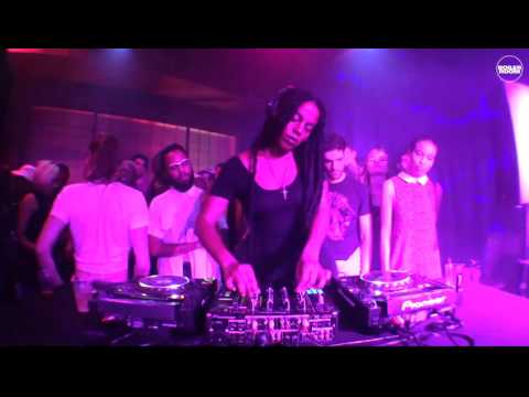 Juliana Huxtable Boiler Room NYC DJ Set - UCGBpxWJr9FNOcFYA5GkKrMg