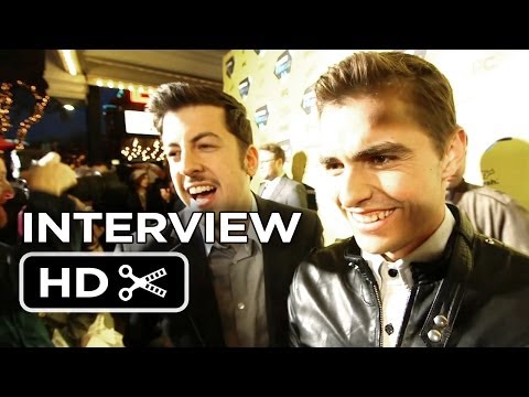 Neighbors Premiere Interview - Dave Franco & Christopher Mintz-Plasse (2014) - Comedy Movie HD - UCkR0GY0ue02aMyM-oxwgg9g