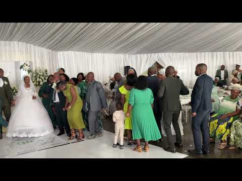 Wangithatha la, wangibeka le #shorts #gospel #wedding