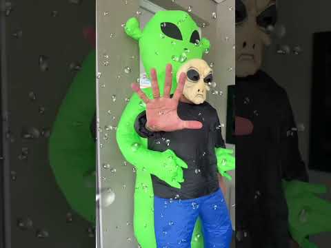 ELE ME SALVOU DA CHUVA