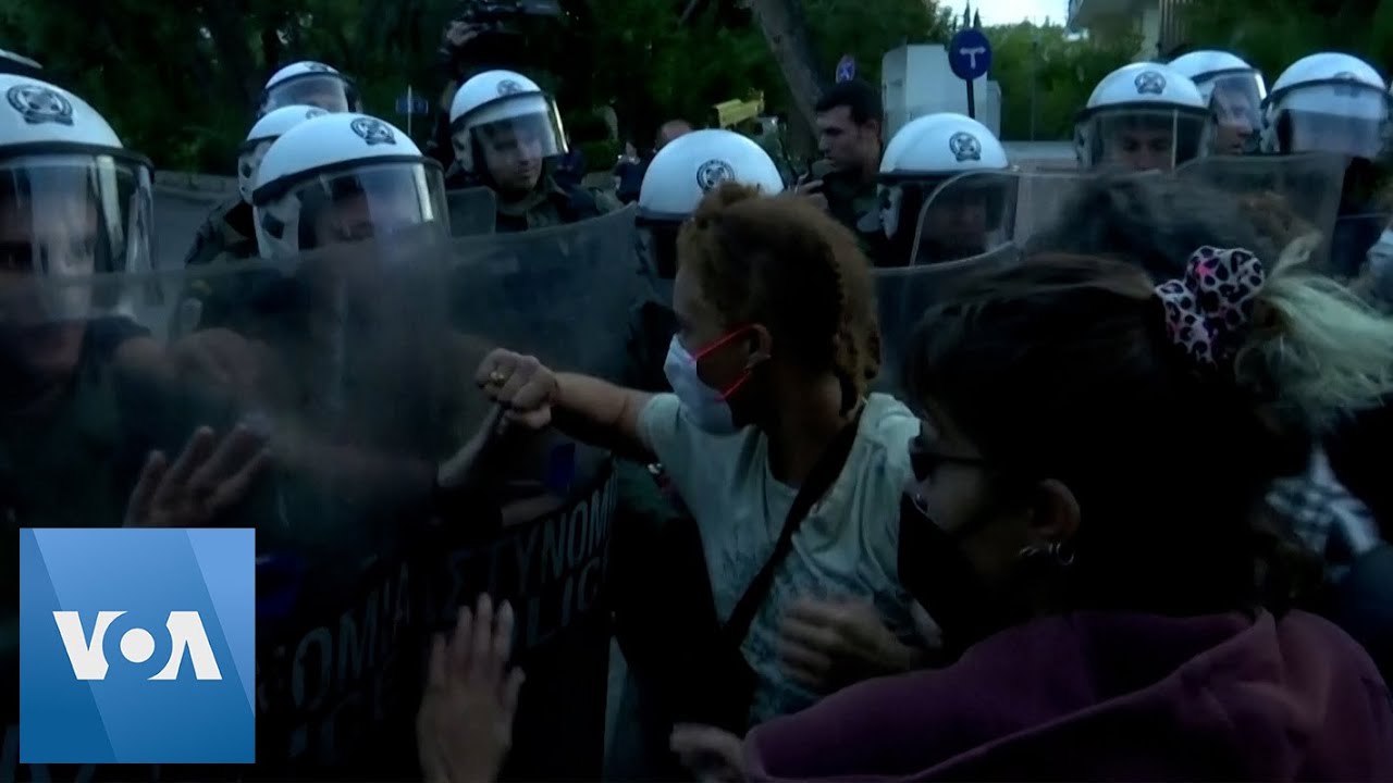 Protesters Scuffle With Police Outside Iranian Embassy in Athens