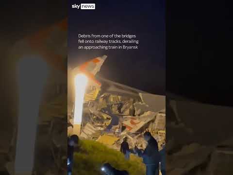 Two Russian bridges collapse, killing seven people