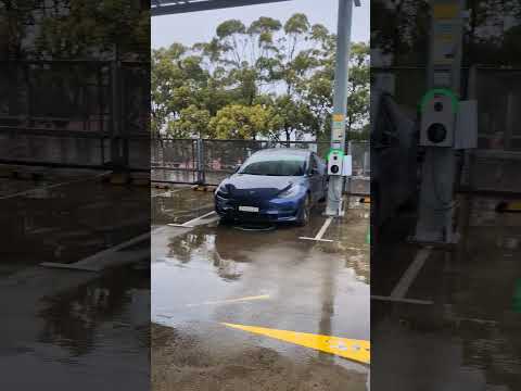 The Botany St carpark @ UNSW in Sydney has a great rooftop AC charging setup. Plenty of 7kW chargers