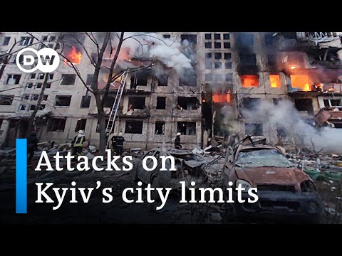 Russia strikes residential buildings in northern Kyiv | DW News