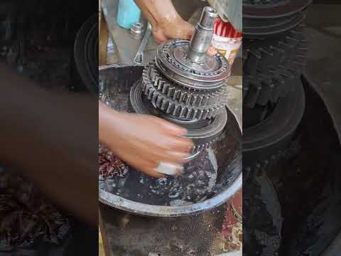 Aaj karte hain gearbox fitting | Mechanic life #shortvideo #carparts #mechaniclife #replacementparts