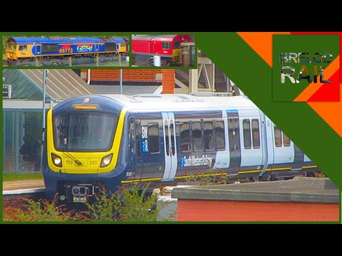 701025 REVERSING + 66723 and 59201 | Trains at Farnborough (Main) | 09/04/2021