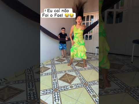 Eu quase caí kkkkkk