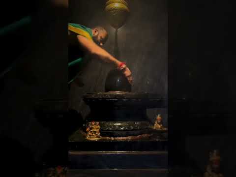 भीगते जा रहे हैं ये,आंखे मगर मुस्कुराए तुम्हे देखते देखते | Mahadev Status Video #mahadev #shorts