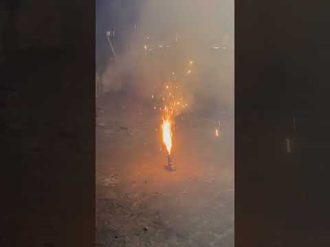 Crackling Fountain | Happy Diwali | #delhi_ka_sakt_foodie #crackers #patakhe #fireworks