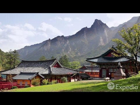 Sinheungsa Temple Mt. Seoraksan Vacation Travel Guide | Expedia - UCGaOvAFinZ7BCN_FDmw74fQ