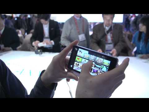 Samsung Galaxy Android Camera - Linus Tech Tips CES 2013 - UCXuqSBlHAE6Xw-yeJA0Tunw