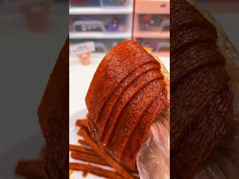 One bite fills your mouth with aroma, spicy and spicy #spicystrips #latiao #spicy #foryou #snack