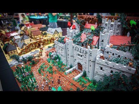 Massive LEGO Mouse Guard Display at BrickCon 2015 - UCiDJtJKMICpb9B1qf7qjEOA