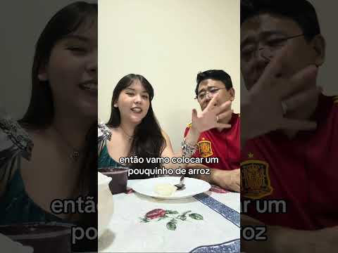 O MEU PAI PROVANDO O AÇAÍ DO PARÁ!!😱😹 acho que ele não gostou…KKKKK