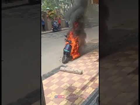 Ola S1 Pro Electric Scooter Caught Fire 🔥 in Maharashtra- Due to Thermal Runaway