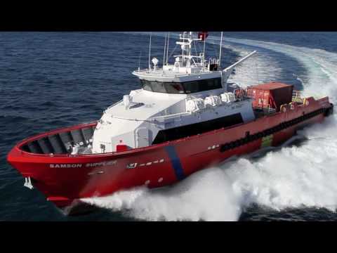 Aerial filming of boat arrival. - UC-ze0fxe2PJ2Be1H3KvaO-w
