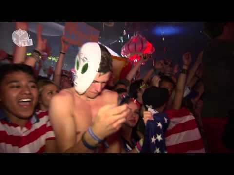 Tomorrowland 2013 - Steve Aoki's caking - UCsN8M73DMWa8SPp5o_0IAQQ