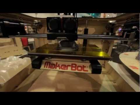 MakerBot Replicator hands-on - UCddiUEpeqJcYeBxX1IVBKvQ